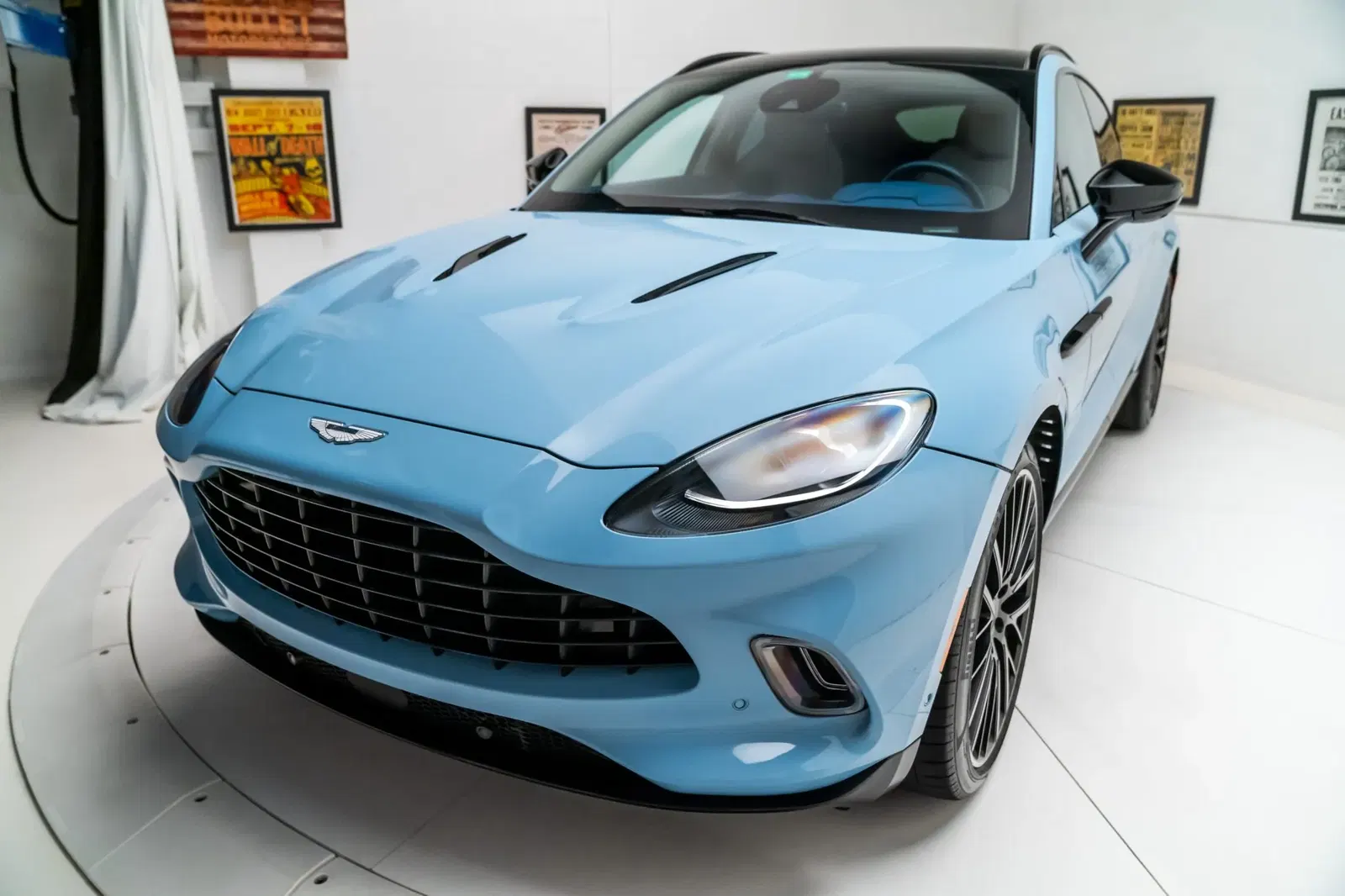 2022 Aston Martin DBX