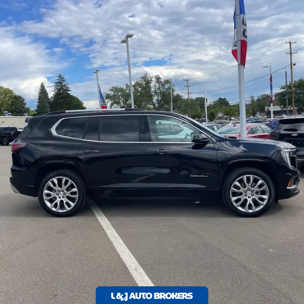 2024 GMC Acadia Denali