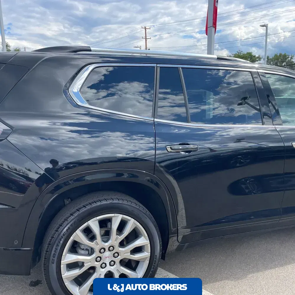 2024 GMC Acadia Denali