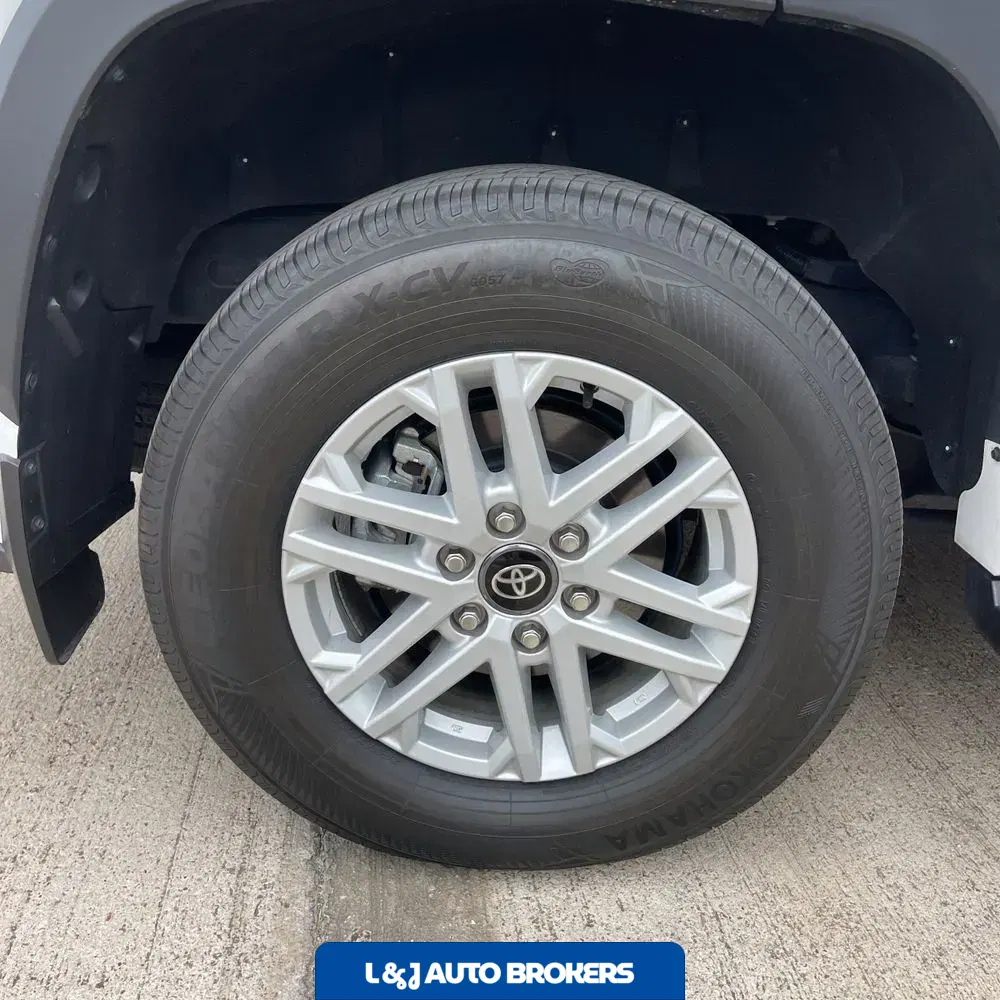 2025 Toyota Sequoia SR5