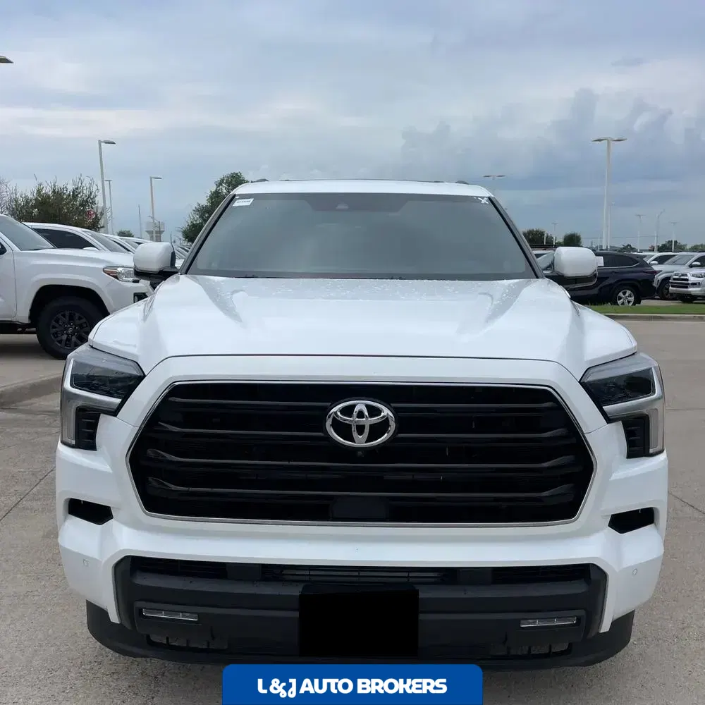 2025 Toyota Sequoia SR5