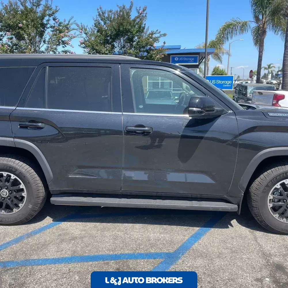2024 Toyota Sequoia SR5
