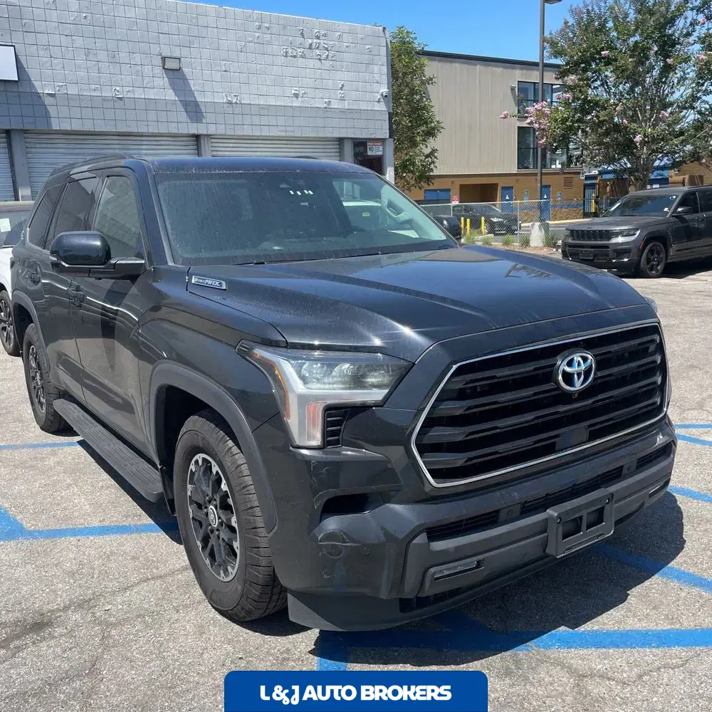 2024 Toyota Sequoia SR5