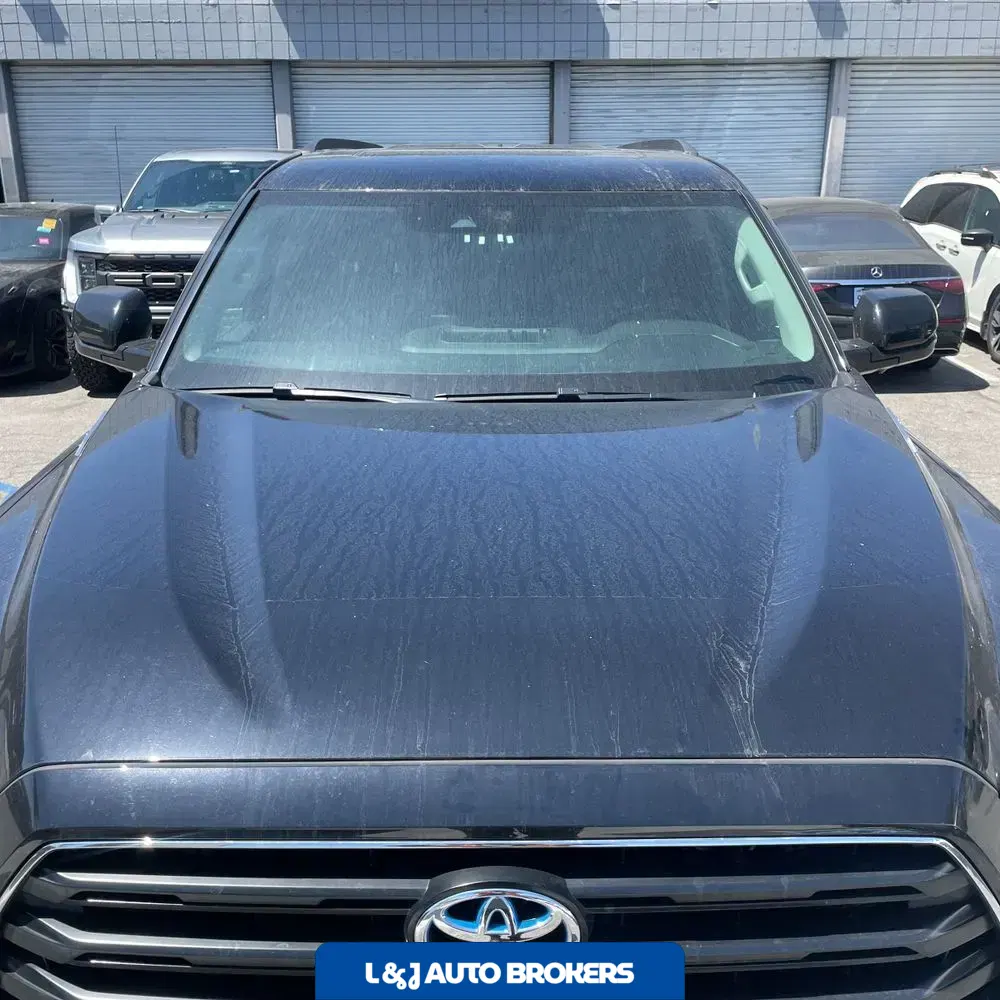 2024 Toyota Sequoia SR5