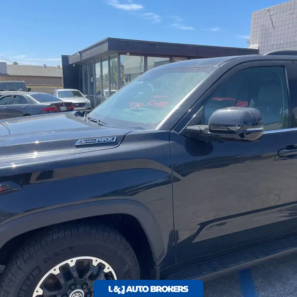 2024 Toyota Sequoia SR5