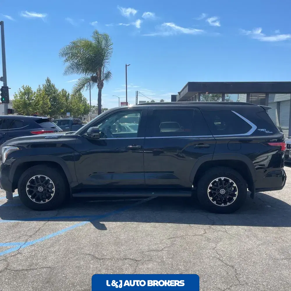 2024 Toyota Sequoia SR5