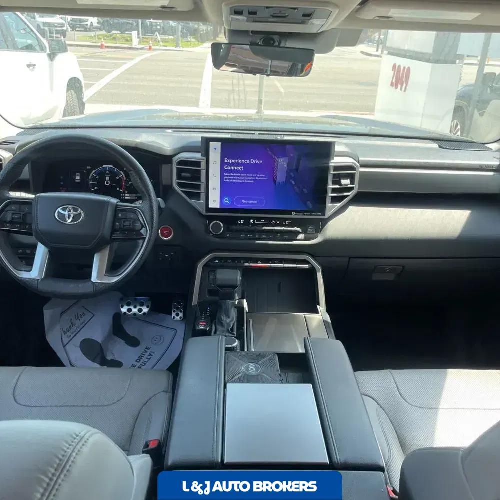 2024 Toyota Sequoia SR5