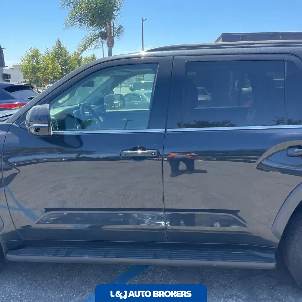 2024 Toyota Sequoia SR5