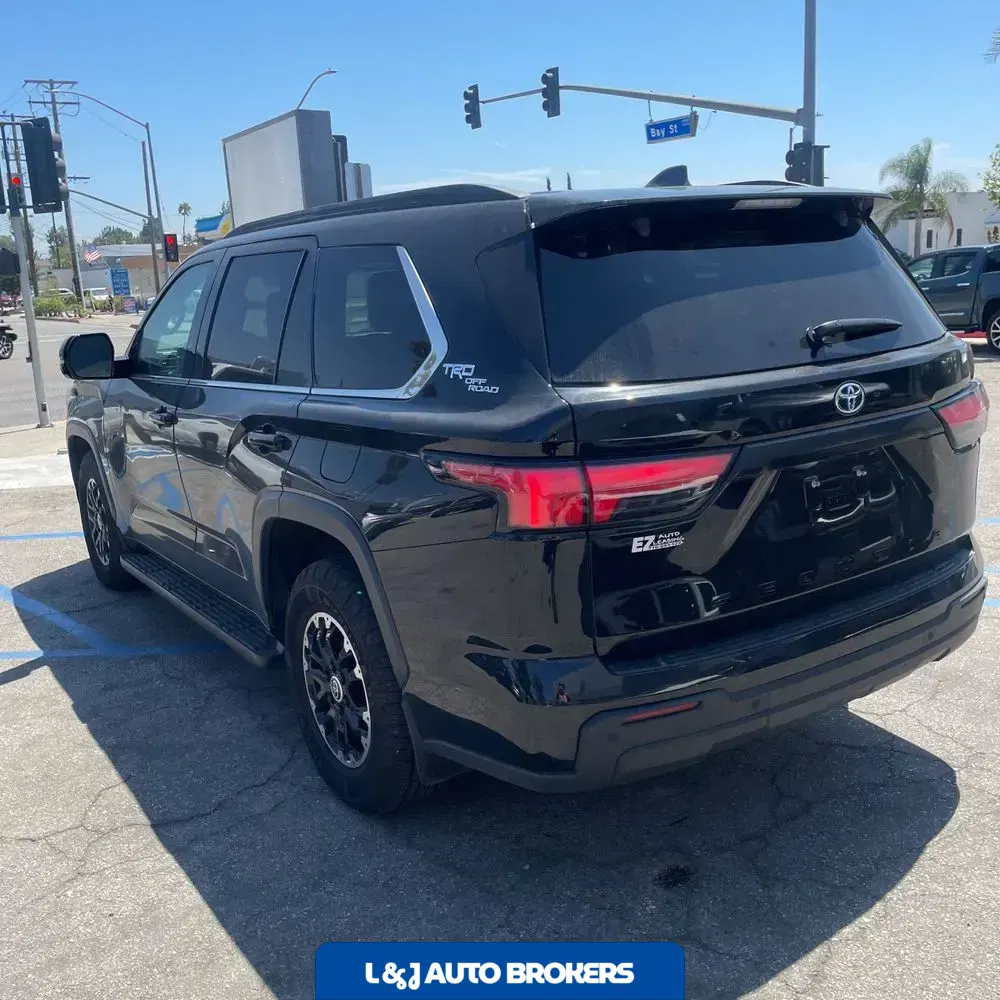 2024 Toyota Sequoia SR5