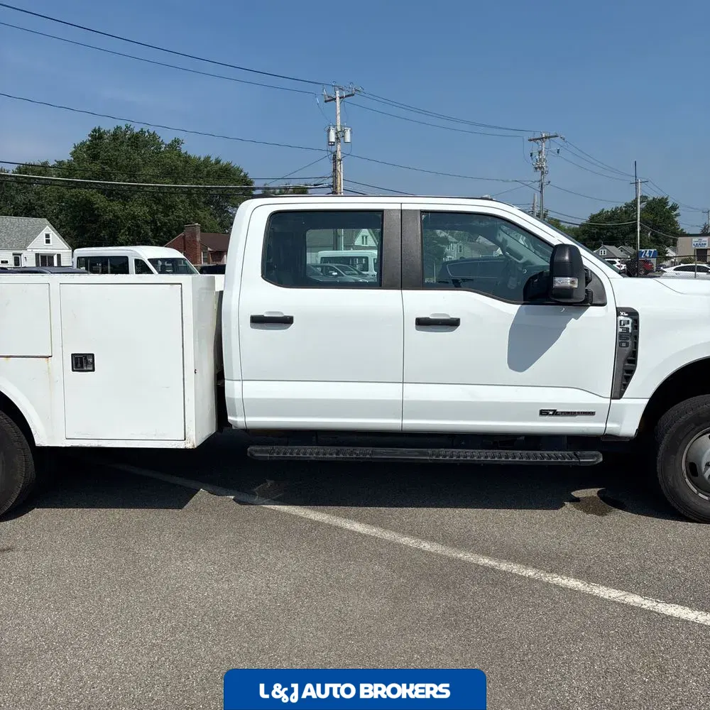 2024 Ford S/D C/C F350 XL