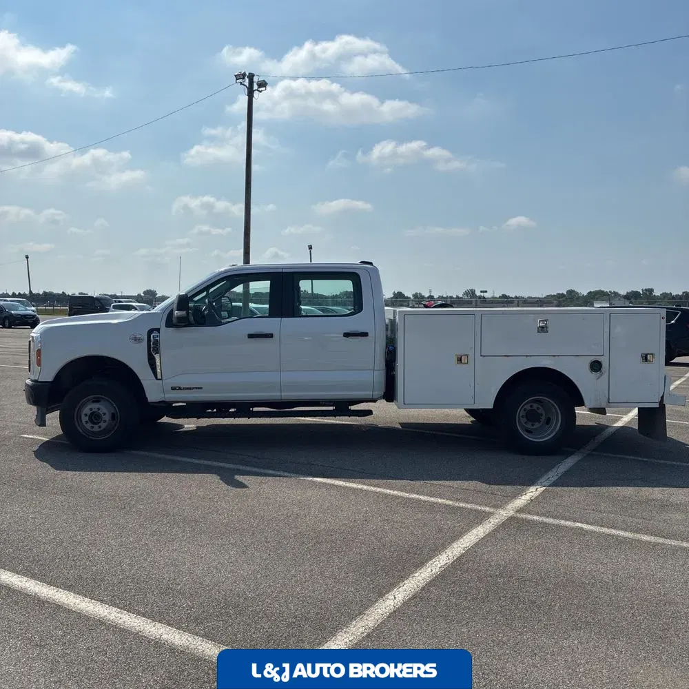 2024 Ford S/D C/C F350 XL