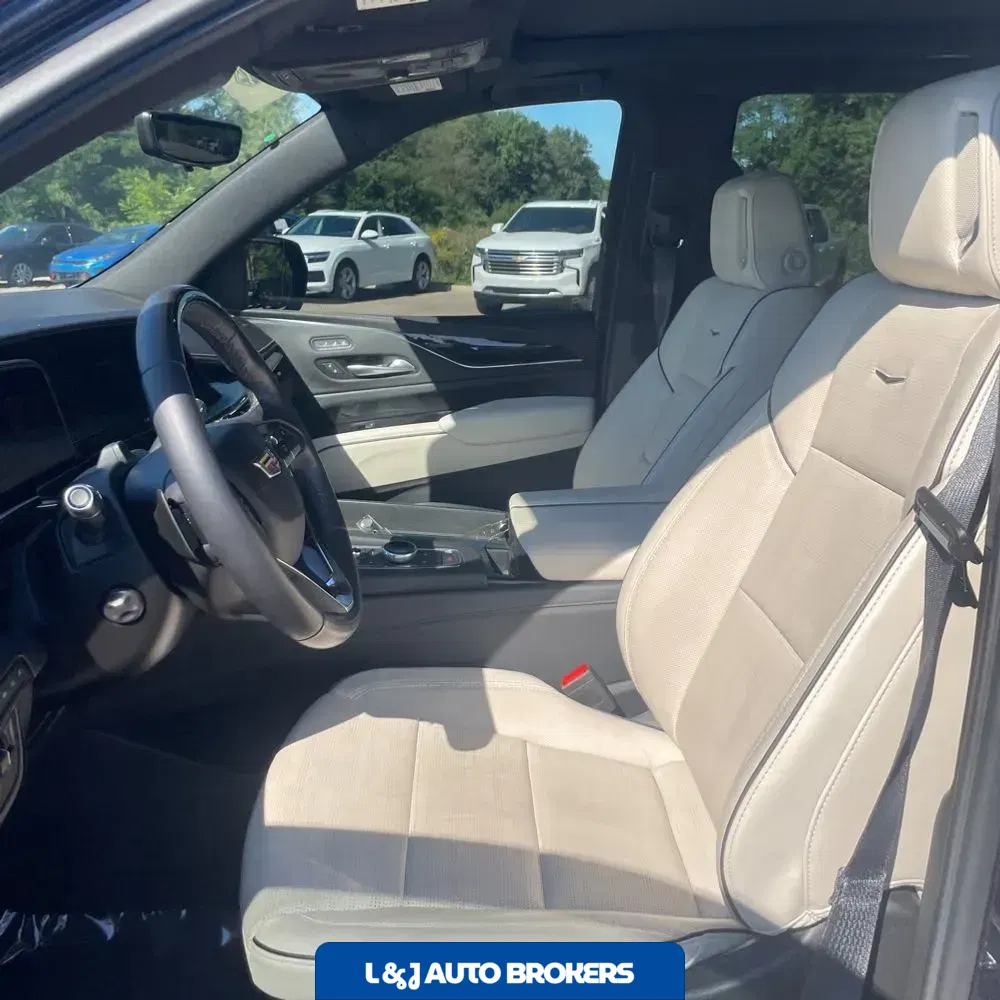 2023 Cadillac Escalade Sport