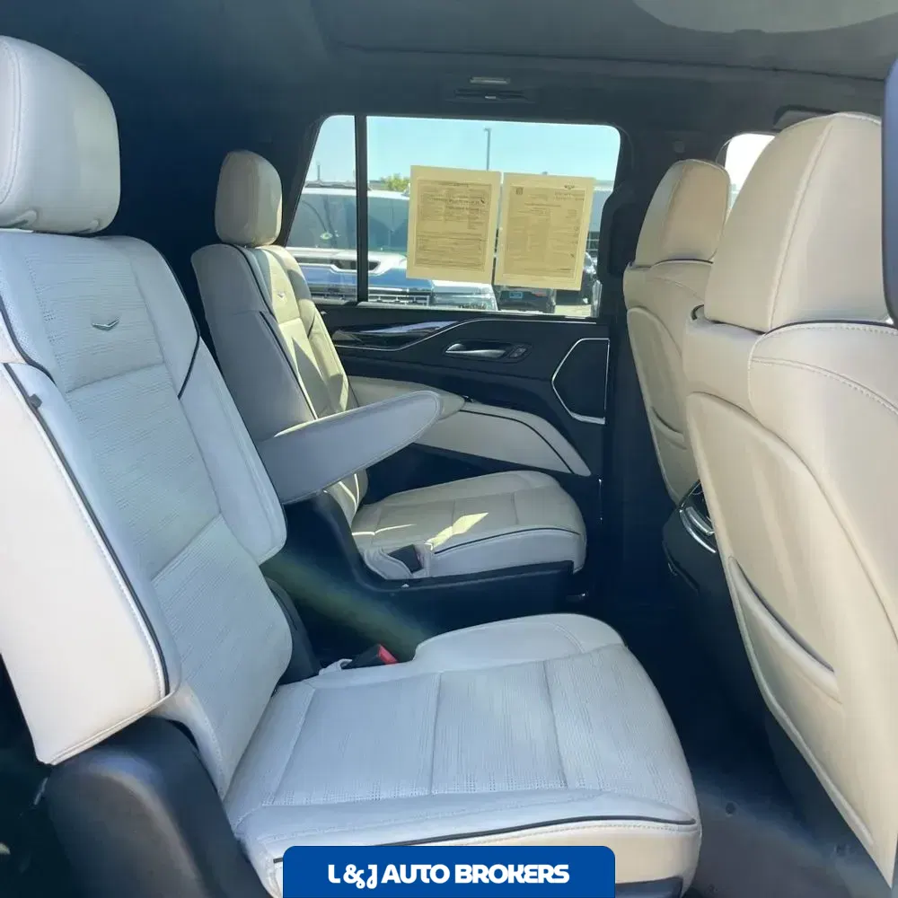 2023 Cadillac Escalade Sport