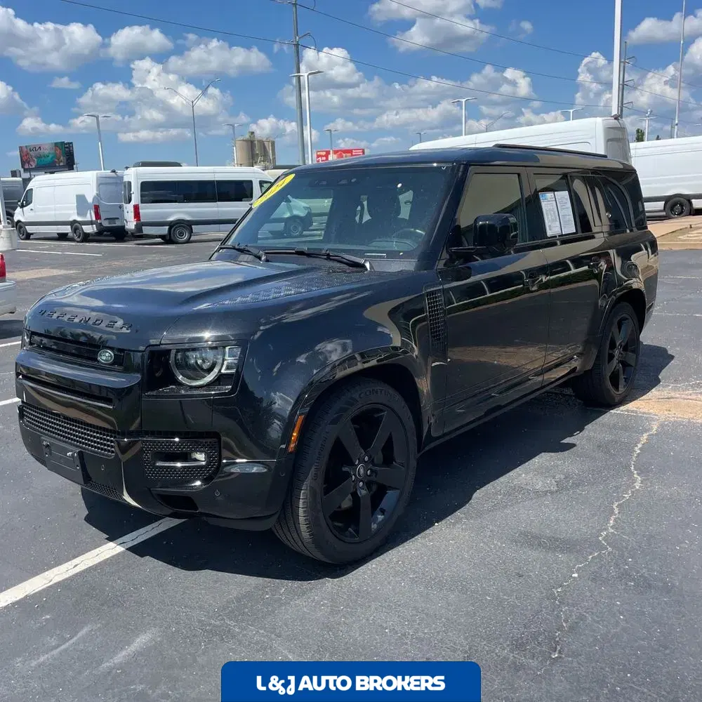 2024 Land Rover Defender 130 P400 X-Dynamic SE
