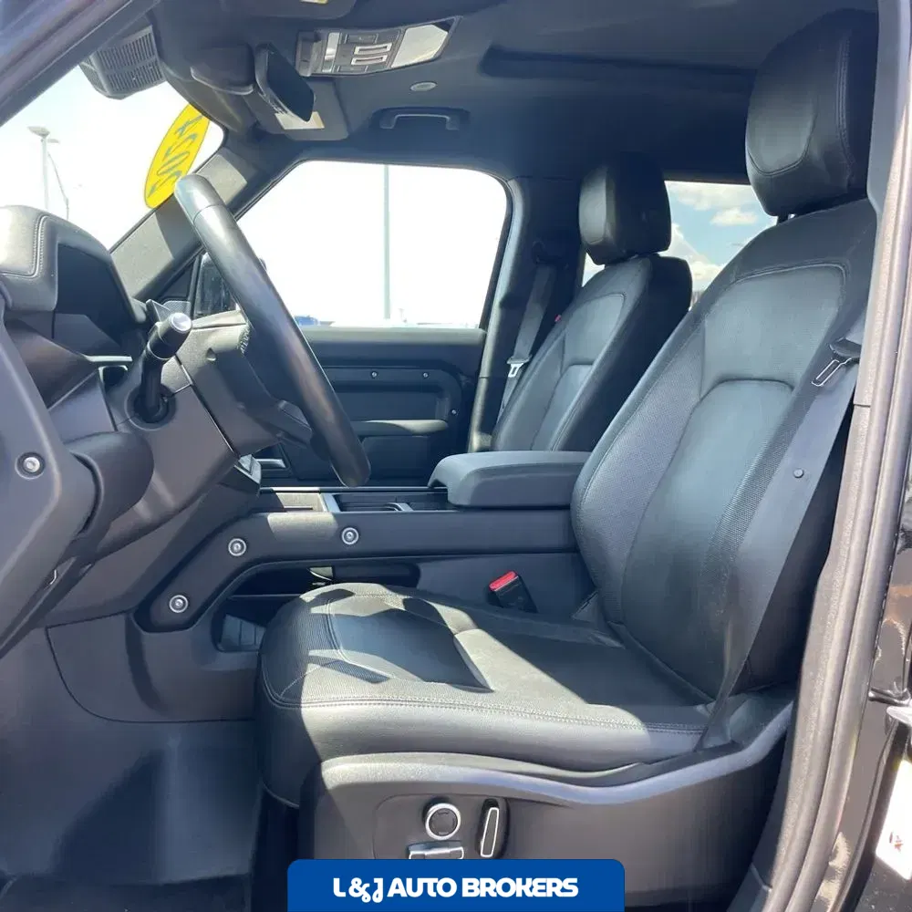 2024 Land Rover Defender 130 P400 X-Dynamic SE