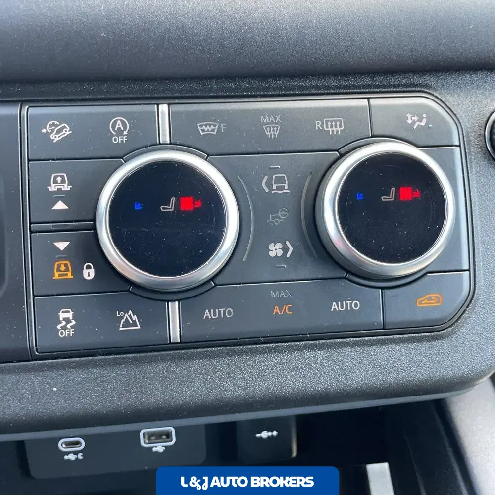 2024 Land Rover Defender 130 P400 X-Dynamic SE