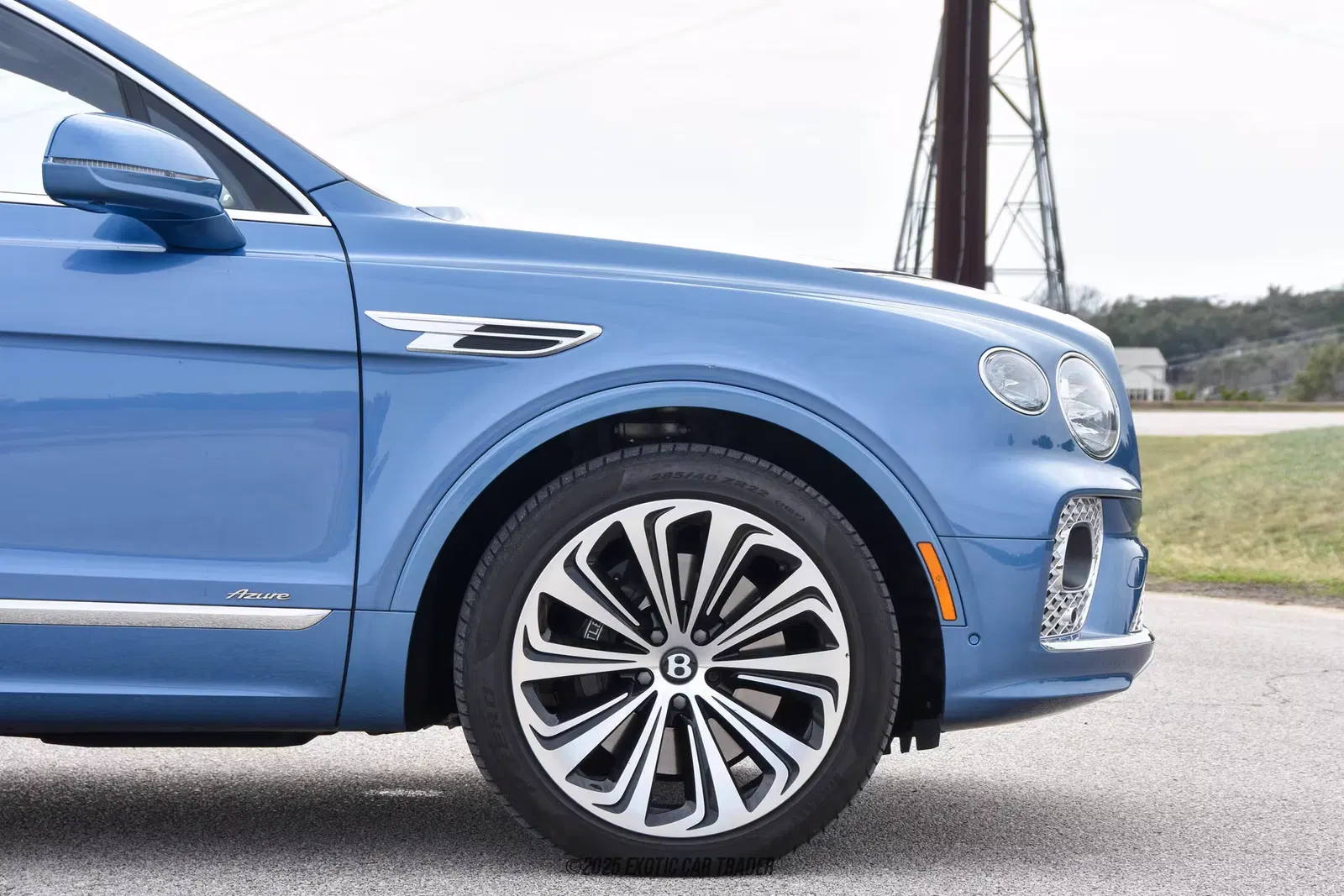 2023 Bentley Bentayga Azure V8