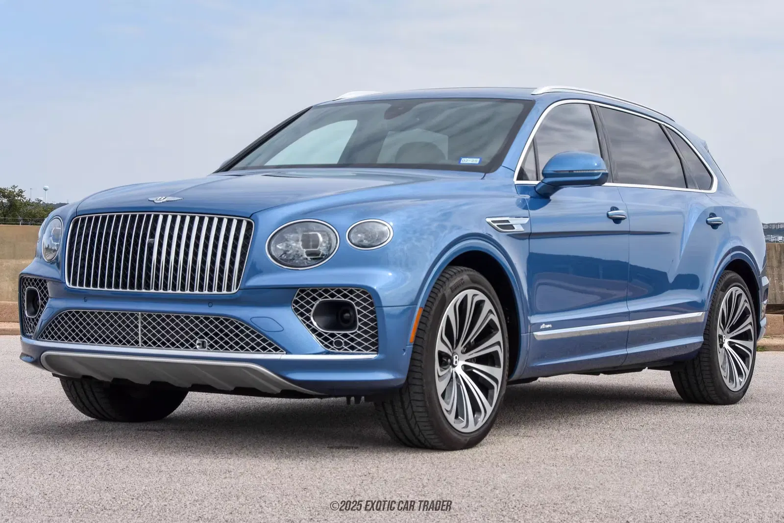 2023 Bentley Bentayga Azure V8