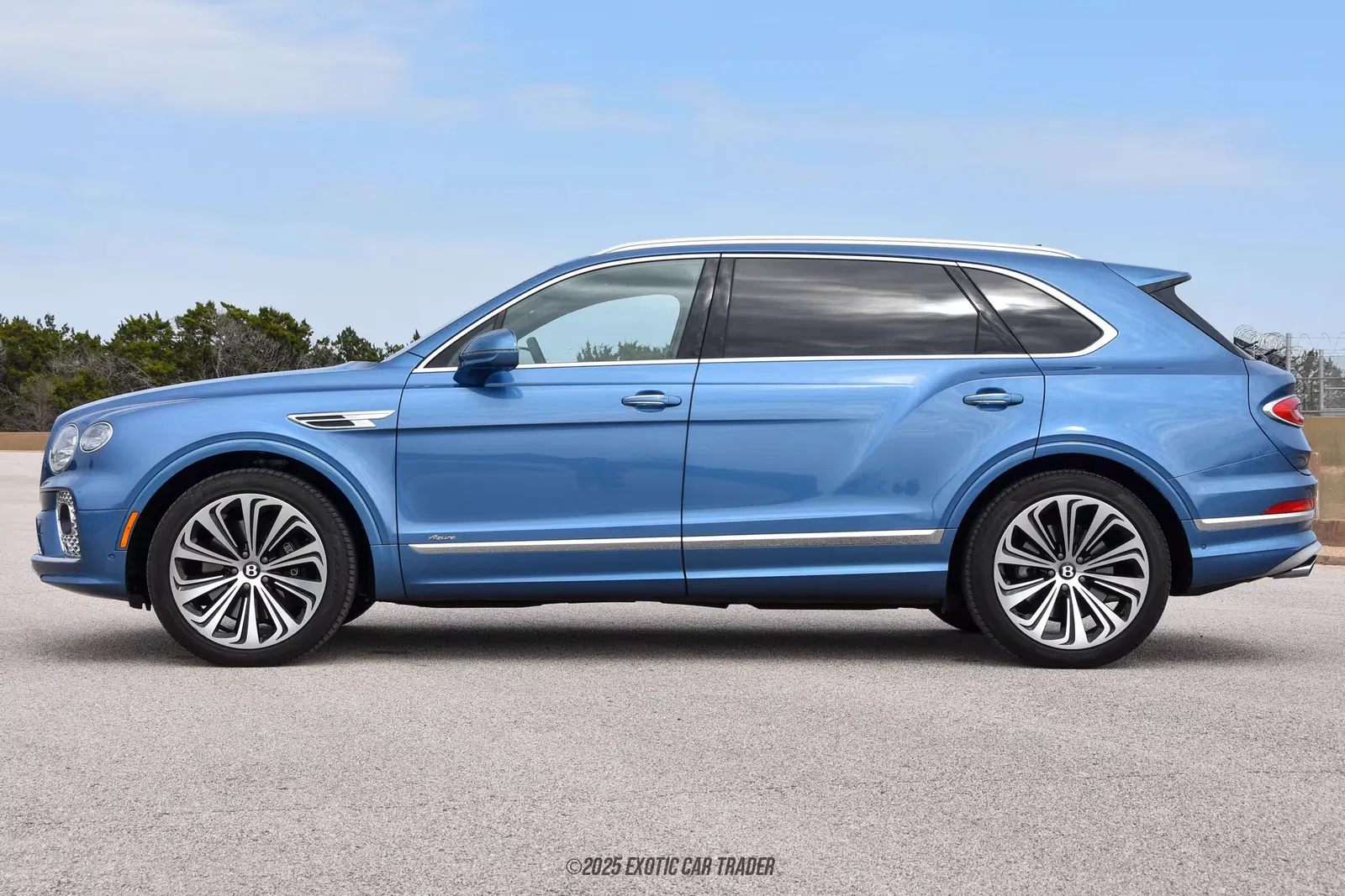 2023 Bentley Bentayga Azure V8