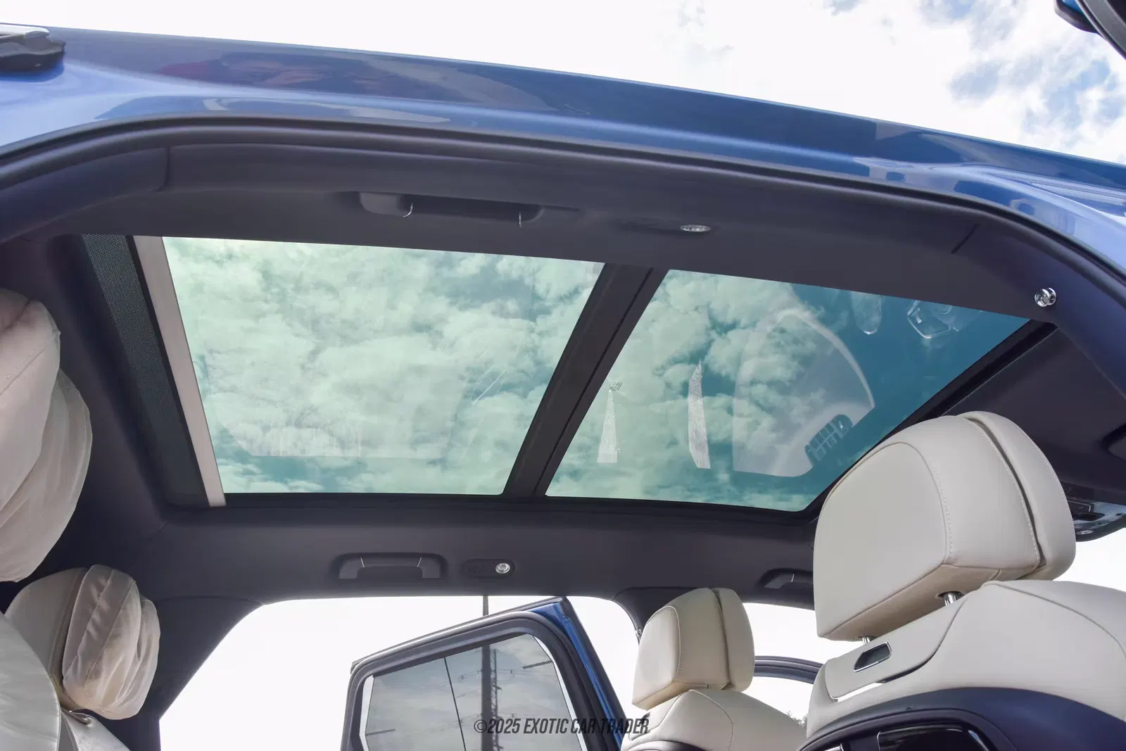 2023 Bentley Bentayga Azure V8