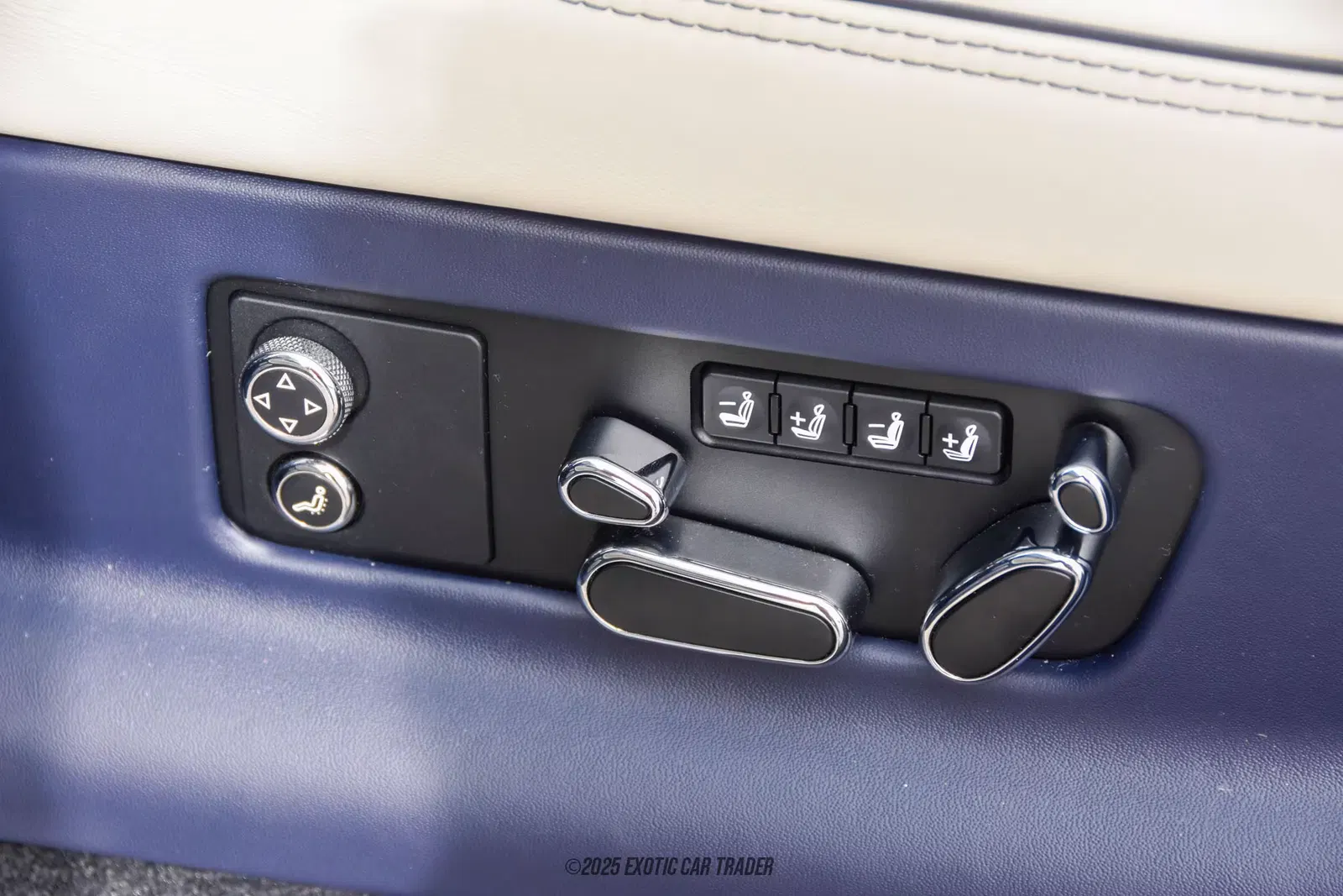 2023 Bentley Bentayga Azure V8