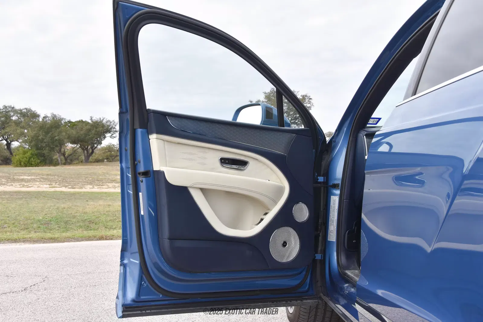 2023 Bentley Bentayga Azure V8