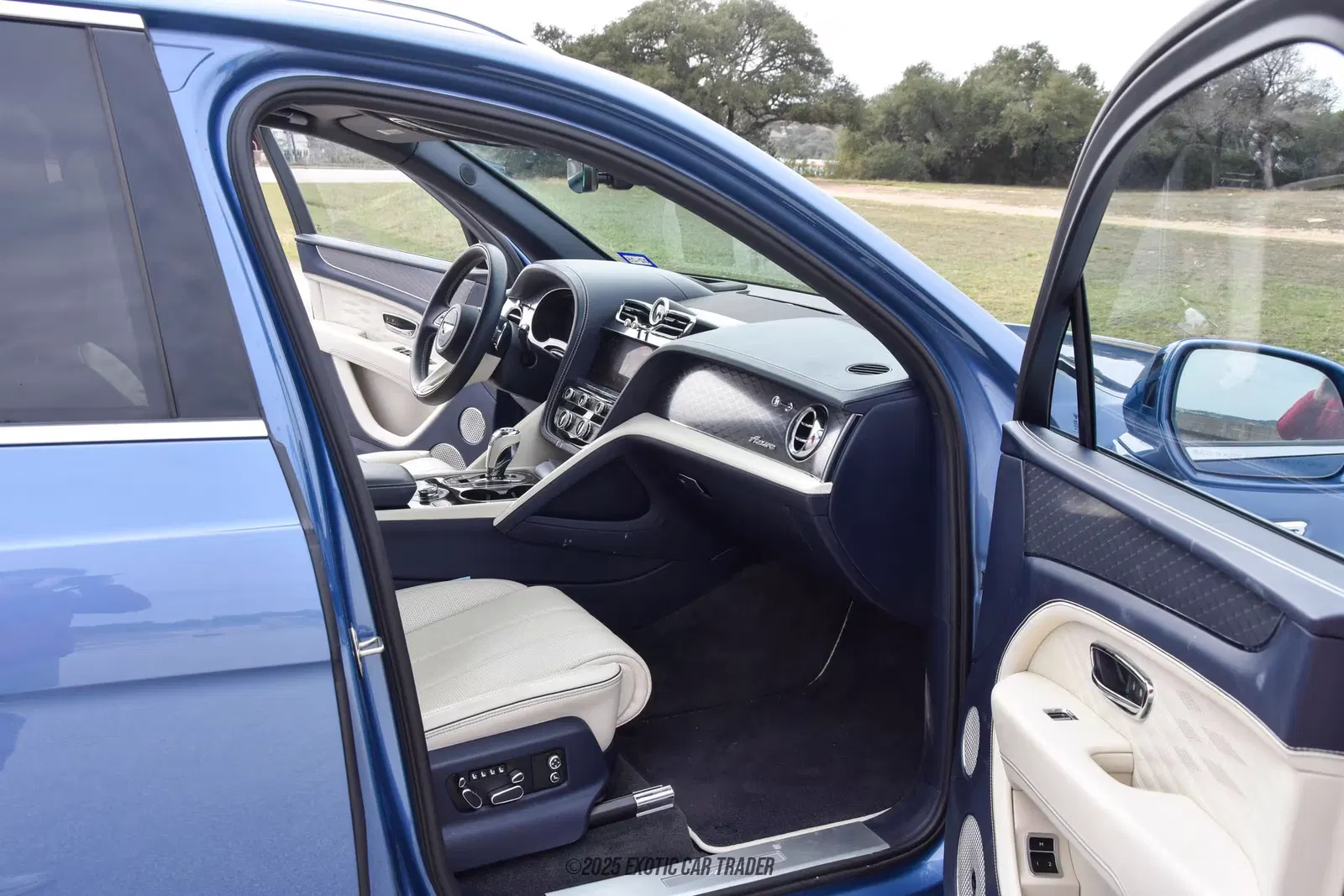 2023 Bentley Bentayga Azure V8