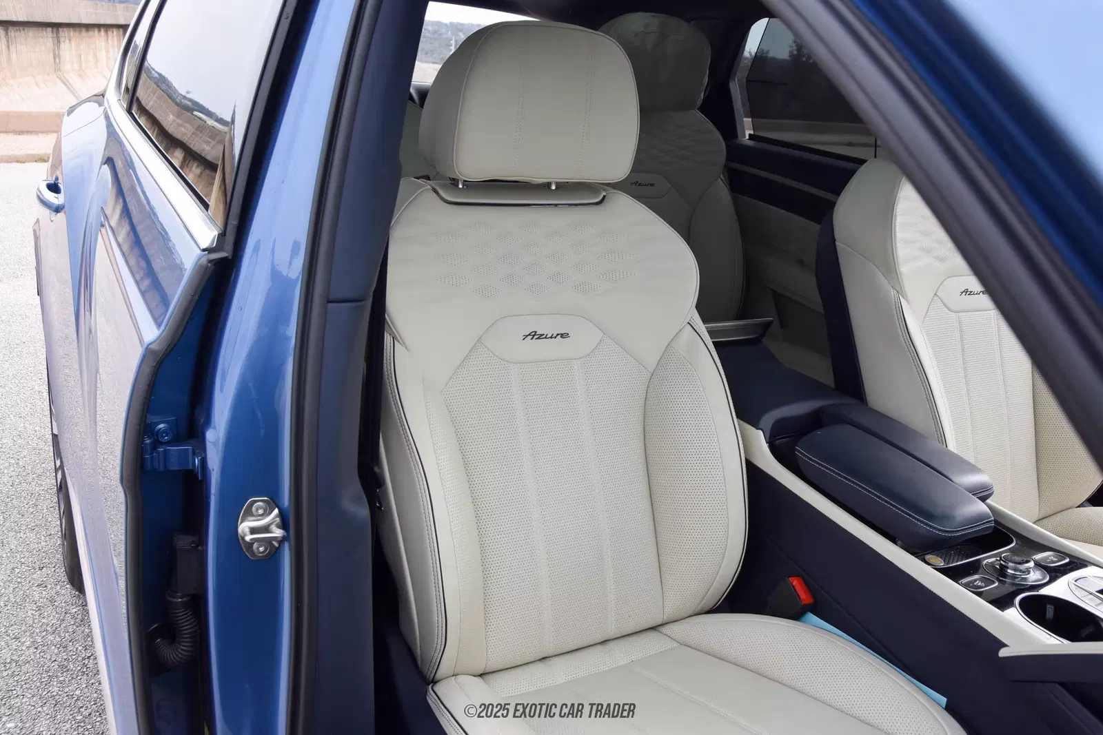 2023 Bentley Bentayga Azure V8