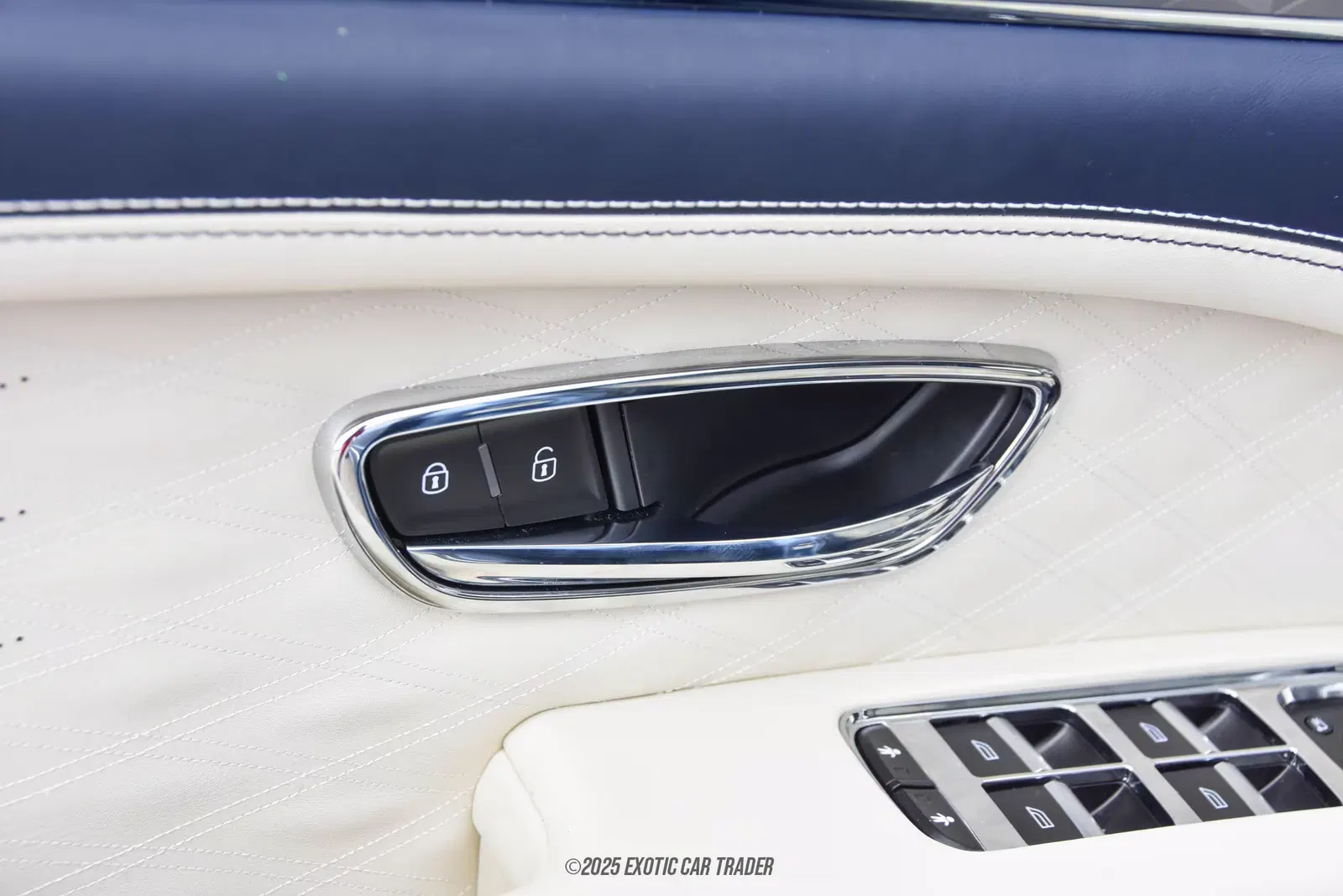 2023 Bentley Bentayga Azure V8