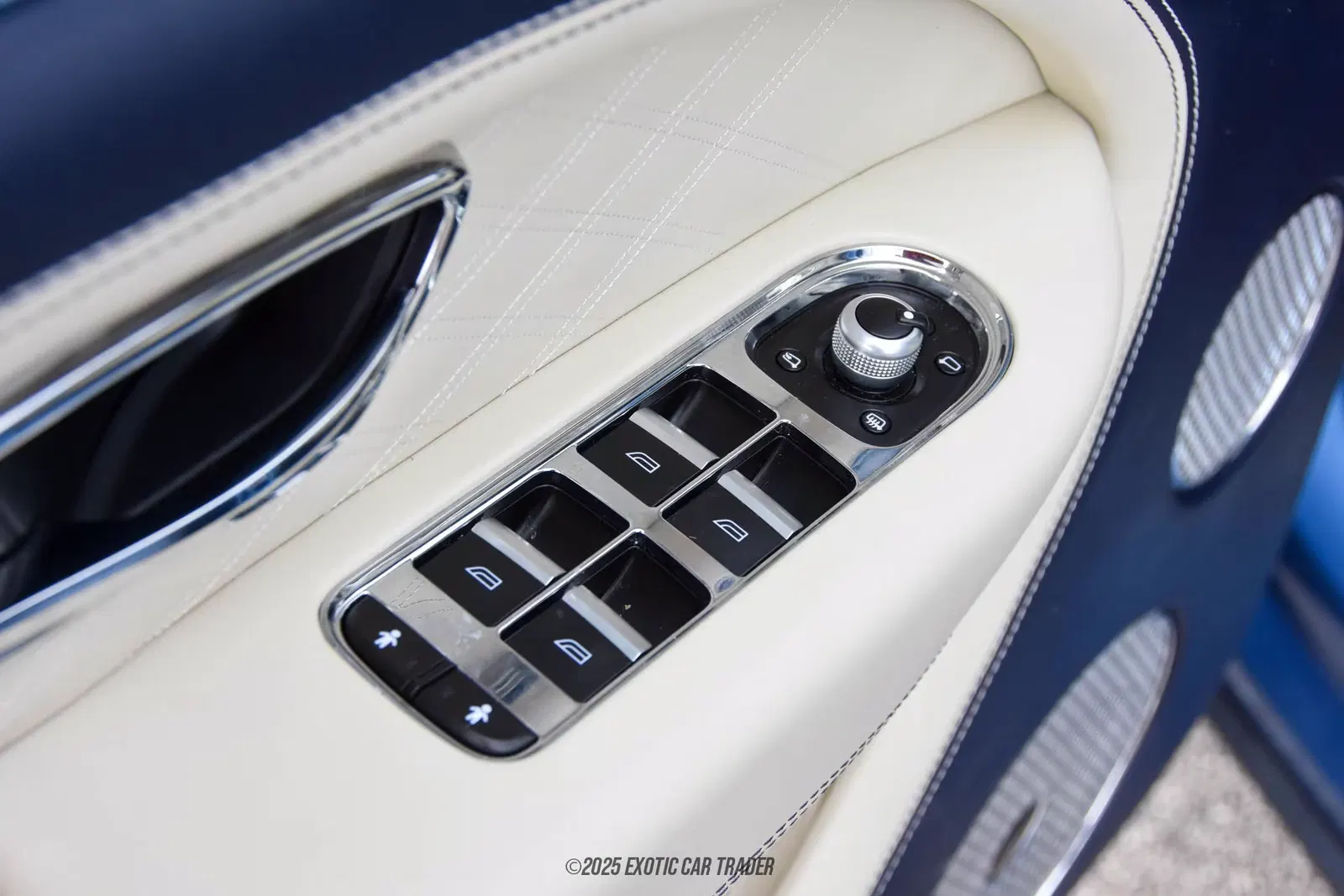 2023 Bentley Bentayga Azure V8