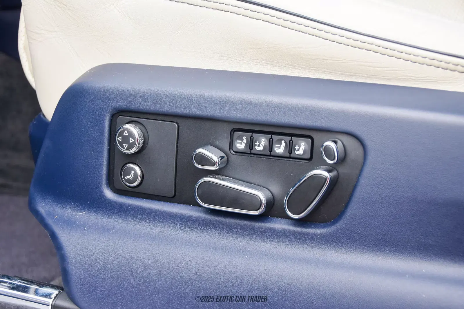 2023 Bentley Bentayga Azure V8