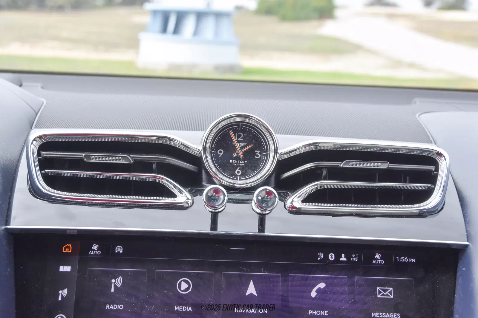 2023 Bentley Bentayga Azure V8