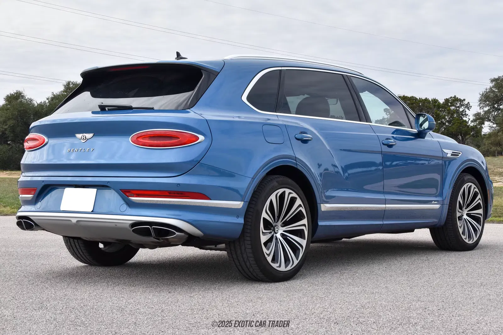 2023 Bentley Bentayga Azure V8