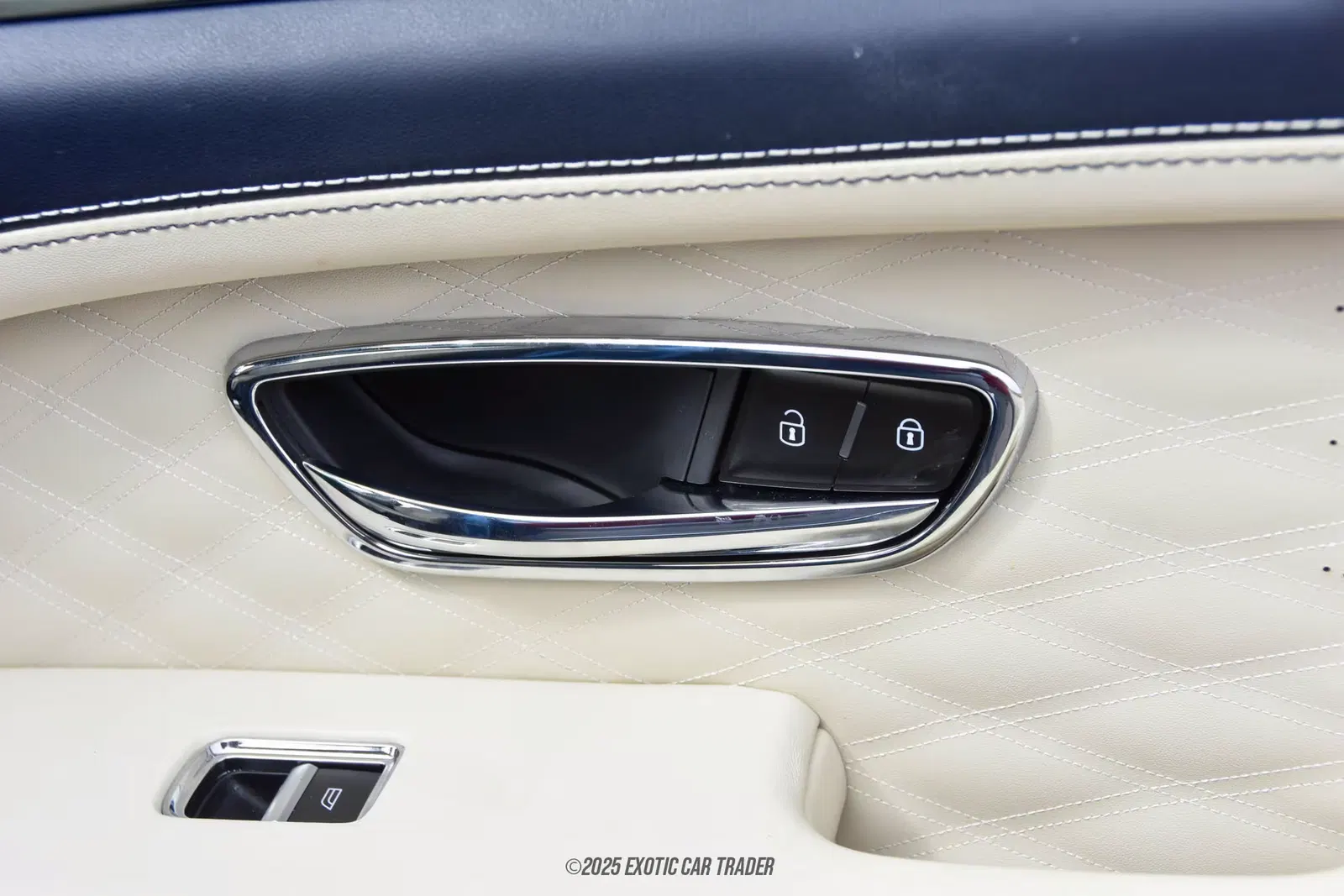 2023 Bentley Bentayga Azure V8