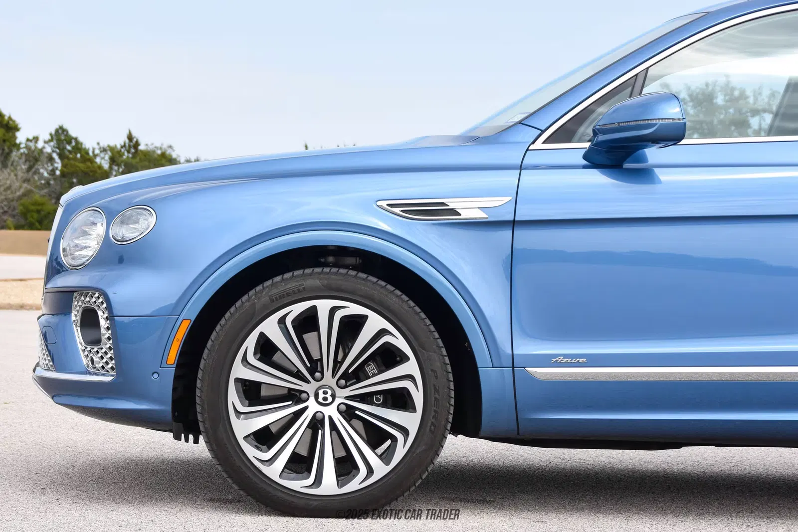 2023 Bentley Bentayga Azure V8