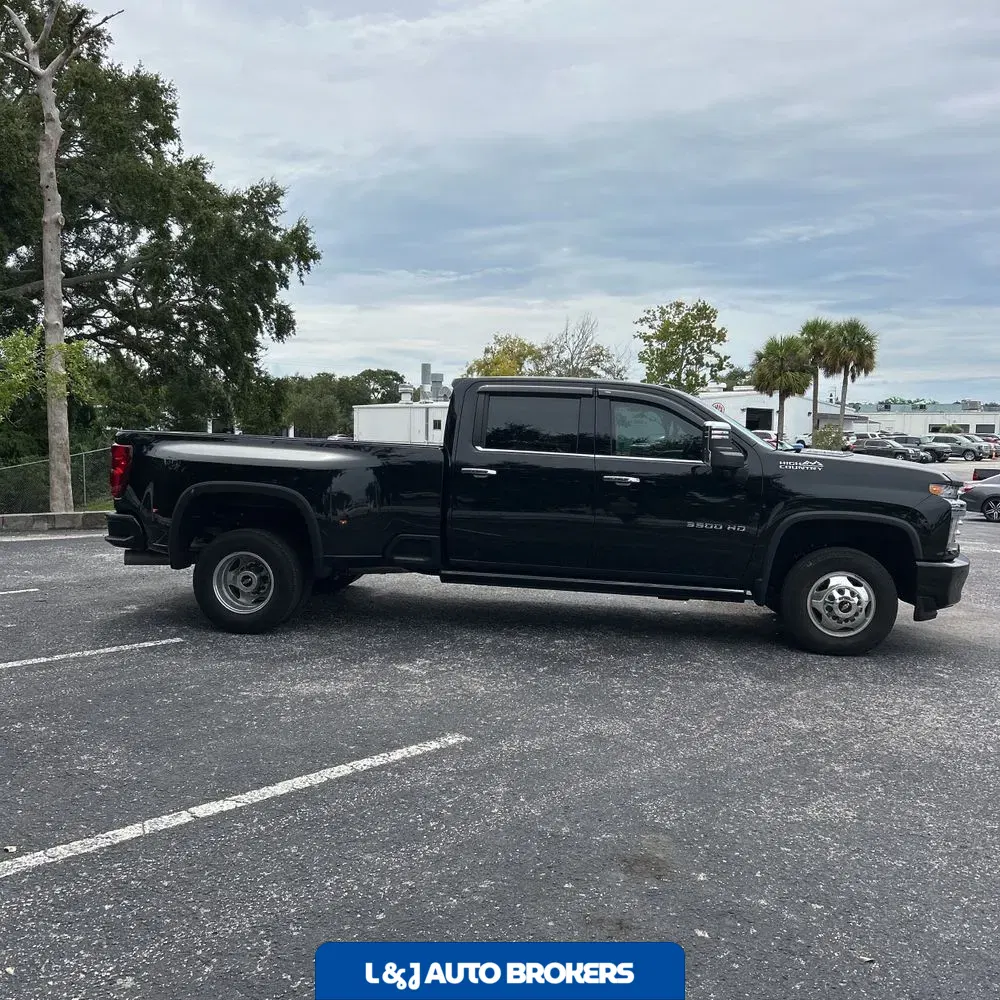 2022 Chevrolet Silverado 3500HD High Country