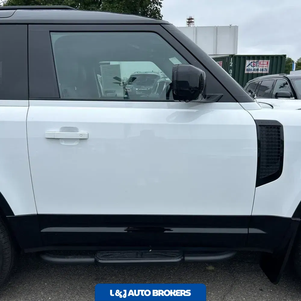 2024 Land Rover Defender 90 P400 X-Dynamic SE
