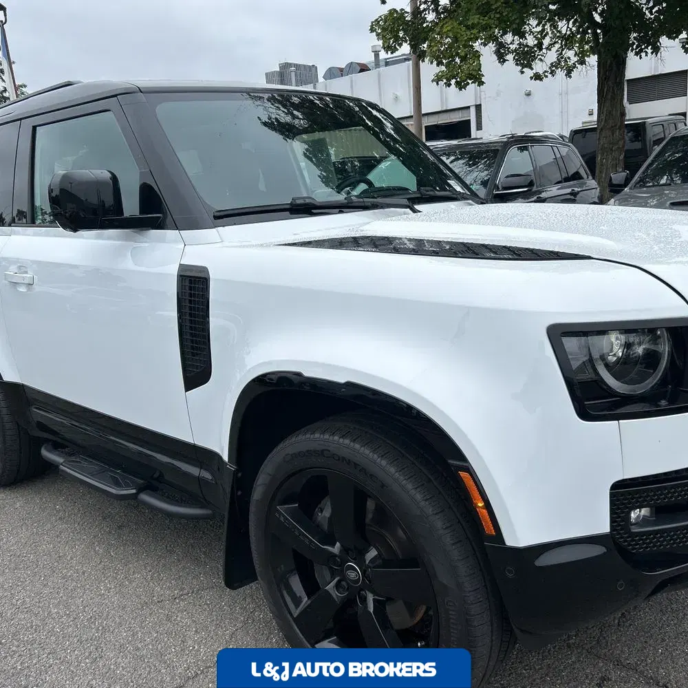 2024 Land Rover Defender 90 P400 X-Dynamic SE