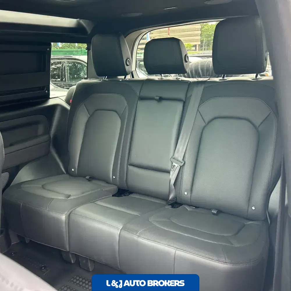 2024 Land Rover Defender 90 P400 X-Dynamic SE