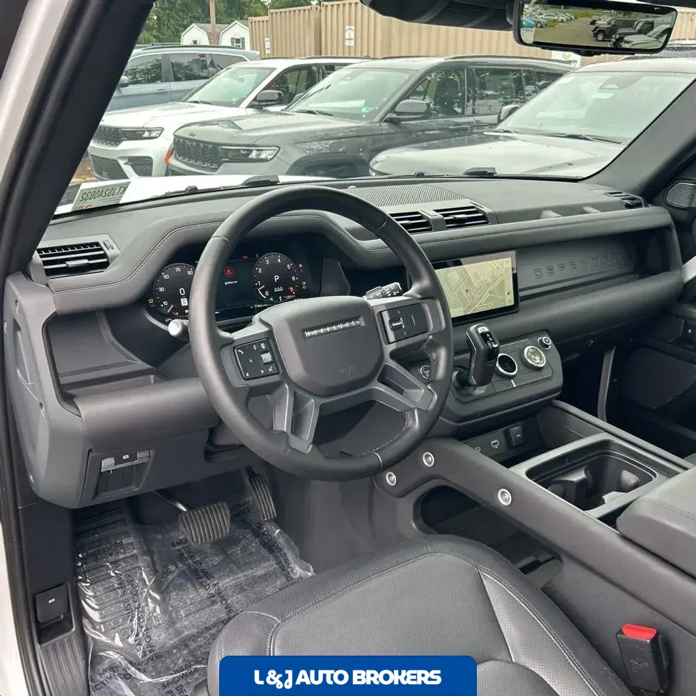 2024 Land Rover Defender 90 P400 X-Dynamic SE