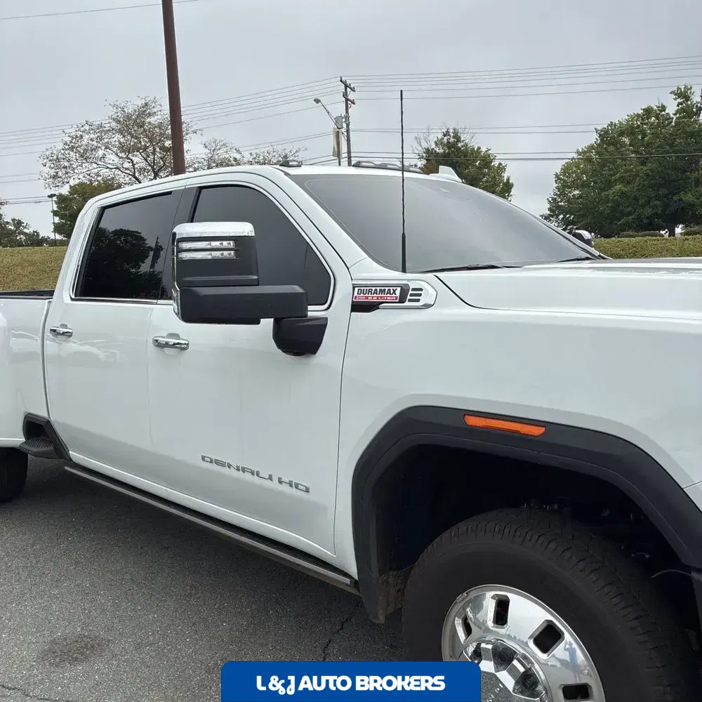 2025 GMC Sierra 3500HD Denali