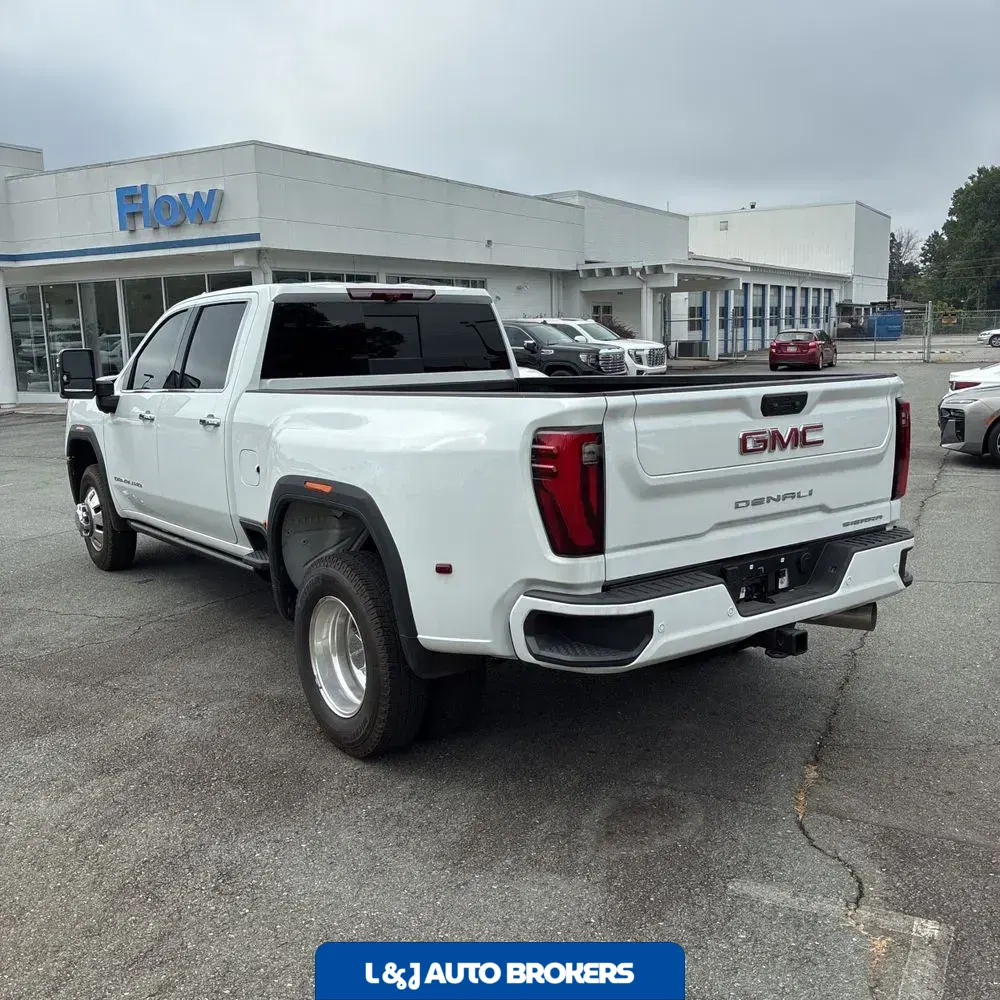 2025 GMC Sierra 3500HD Denali