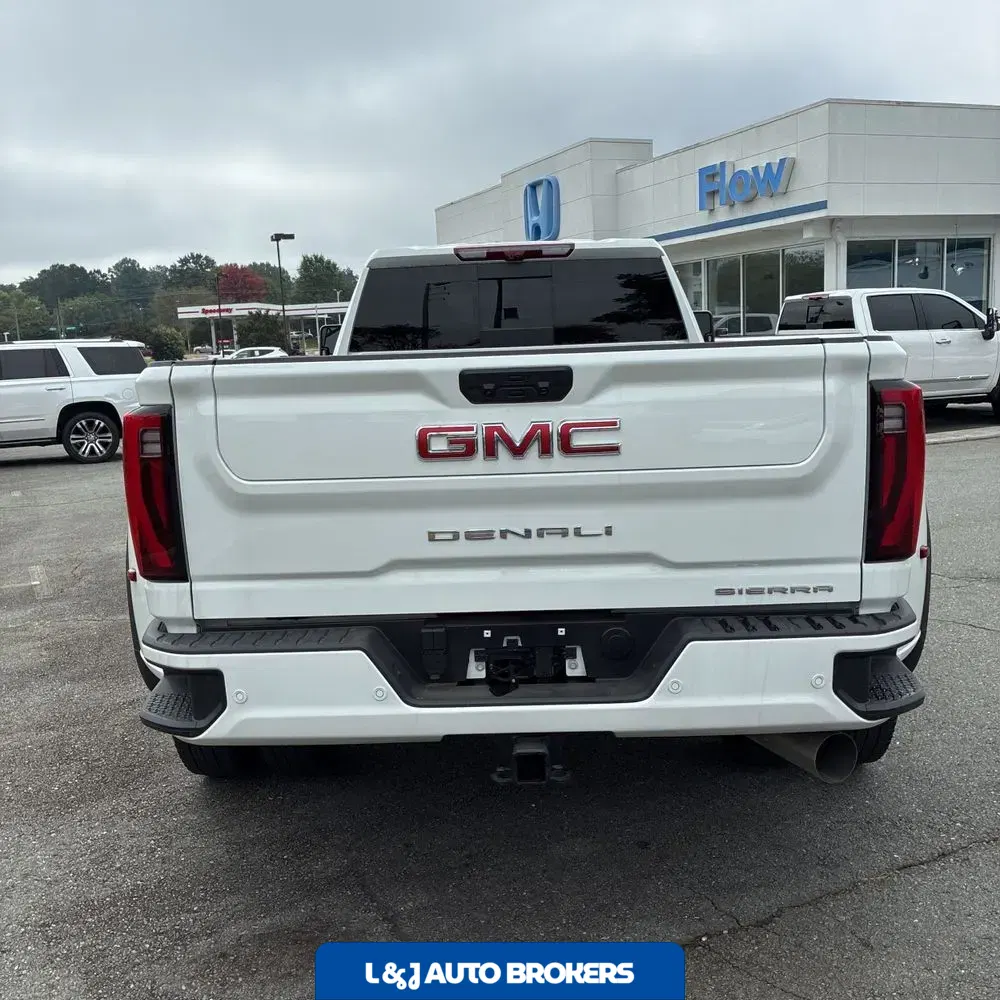 2025 GMC Sierra 3500HD Denali