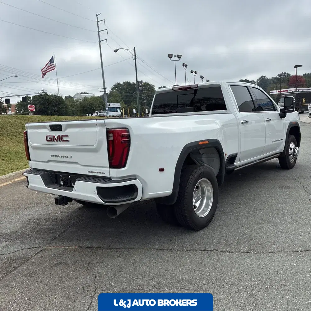 2025 GMC Sierra 3500HD Denali