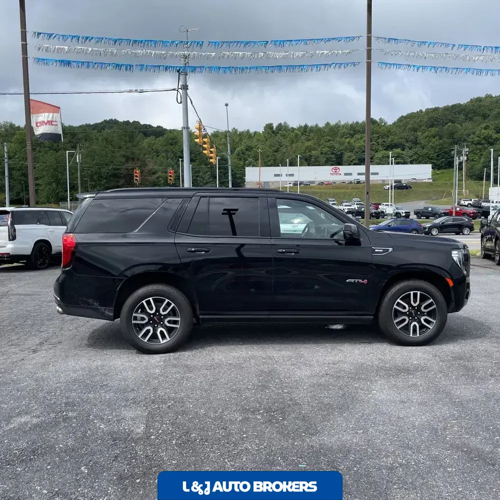 2023 GMC Yukon AT4