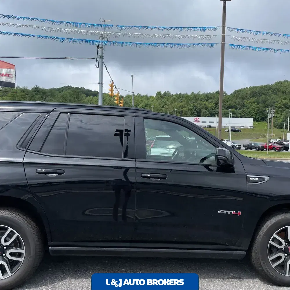 2023 GMC Yukon AT4