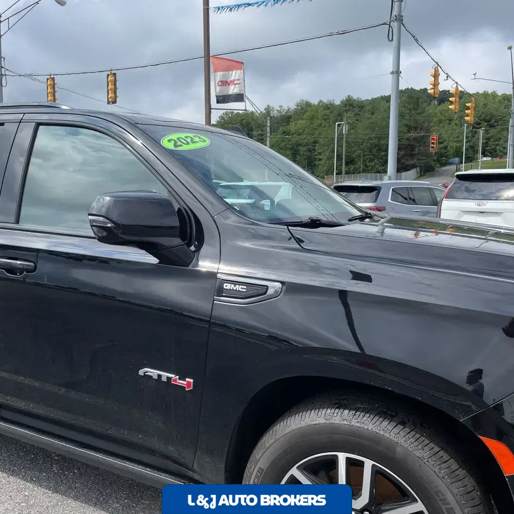 2023 GMC Yukon AT4
