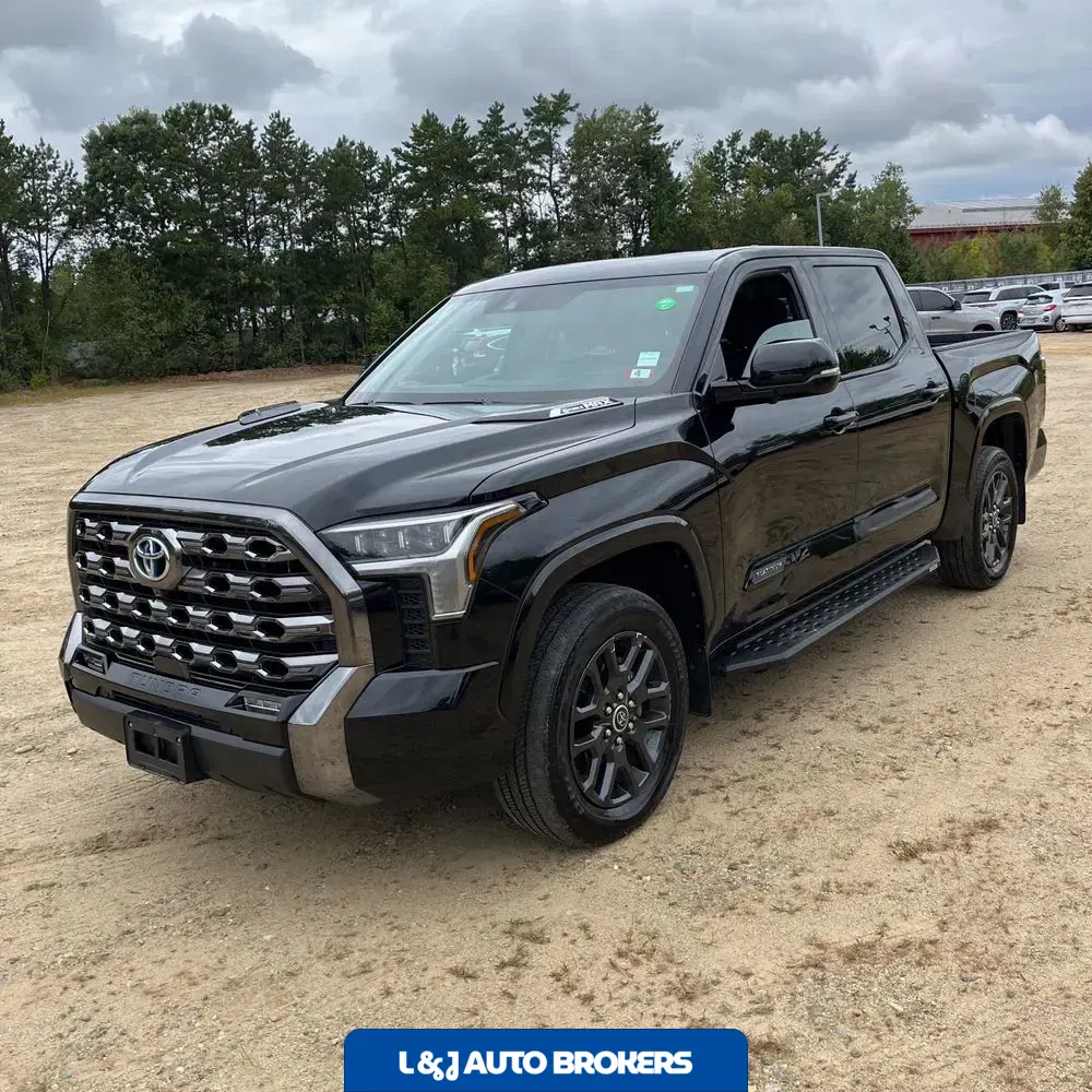 2023 Toyota Tundra Platinum HV