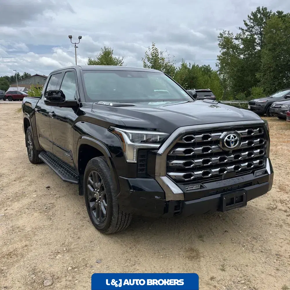 2023 Toyota Tundra Platinum HV