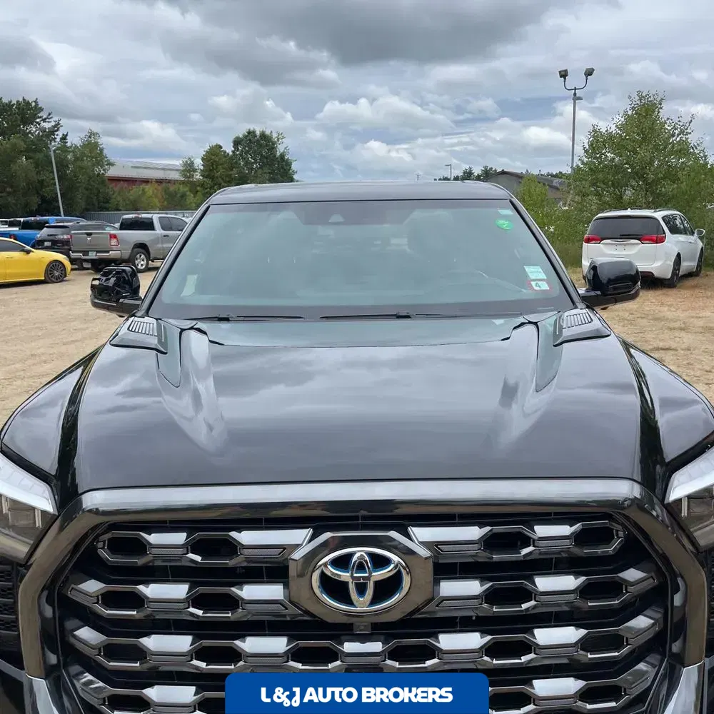 2023 Toyota Tundra Platinum HV